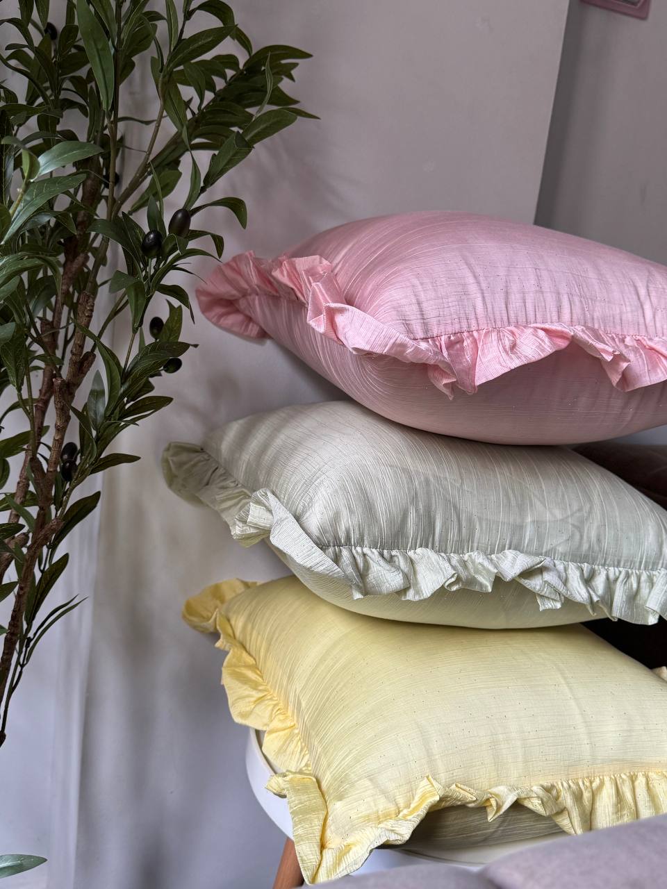 Ruffled cusion pastel 💗